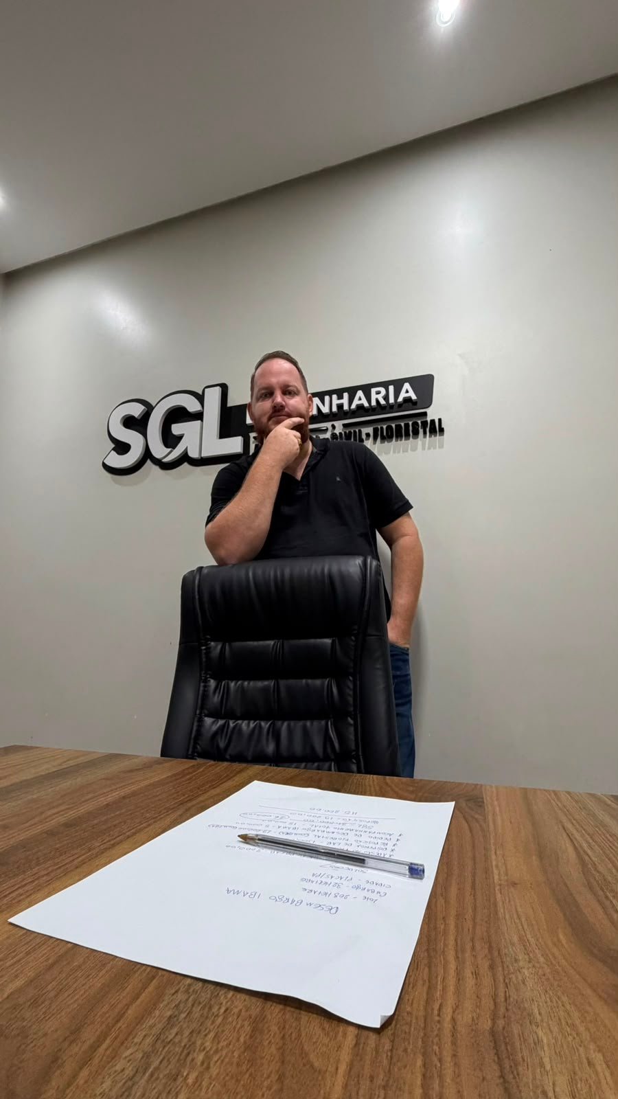 Responsável da SGL Engenharia no escritório da empresa